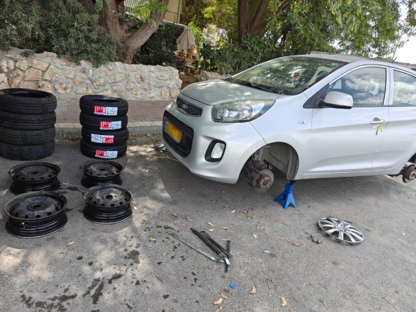 החלפת ארבע צמיגים לקיה פיקנטו